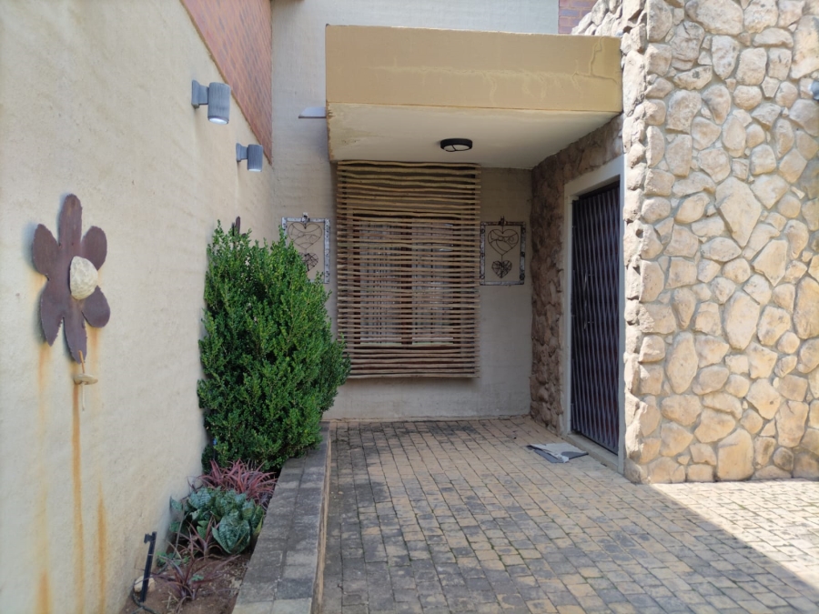 3 Bedroom Property for Sale in Waterval East North West
